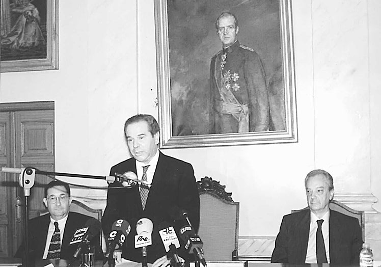 Primera toma de posesion de José María Saponi como alcalde en 1995.