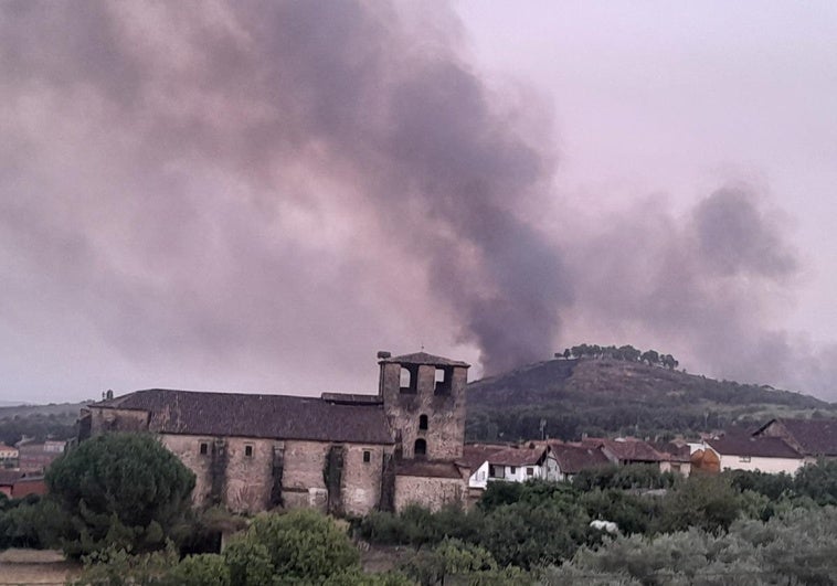Otro fuego se declaró el viernes por la tarde en Cuacos de Yuste.
