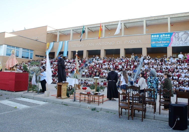 El colegio San Antonio de Cáceres se queda sin franciscanos por primera vez en 104 años