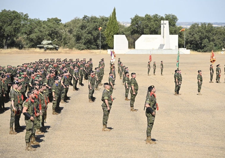 La Brigada Extremadura XI y cuatro máquinas de la Armada ayudarán en los fuegos de Extremadura