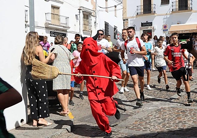 Salida del diablo por las calles jerezanas.