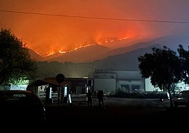 El avance del fuego de Jarilla, desde el parking de Los Pilones. El fuego, visto desde el aire.