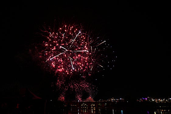 Fuegos artificiales de San Juan en Badajoz.