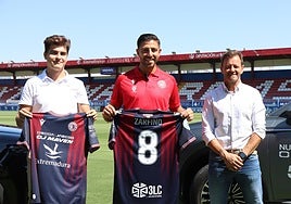 Gio Zarfino durante su presentación.