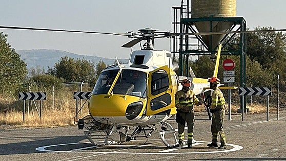 500 efectivos, con 26 medios aéreos, tratan de acabar hoy con el fuego de Jarilla