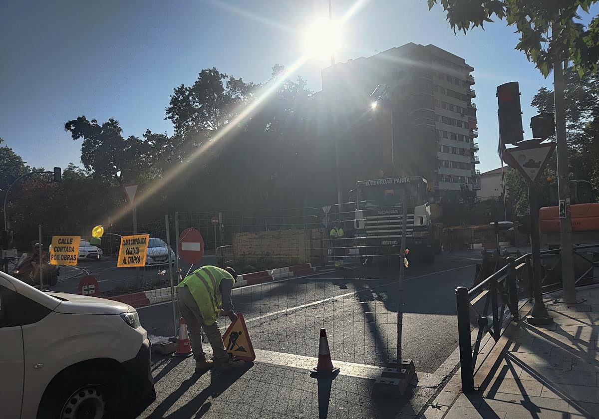 Dos carriles de Clara Campoamor de Cáceres se cortan al tráfico desde hoy durante 20 días