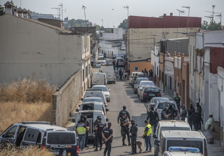 La Guardia Civil mantiene abierta la operación de La Cañada-Moreras