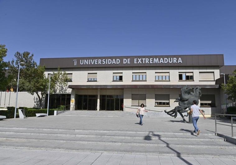 La Junta aprueba 2,7 millones de euros para mejoras en los campus de la UEx