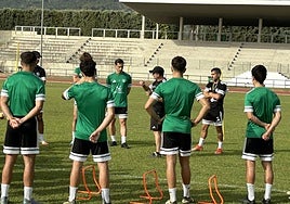 Sesión de entrenamiento del Cacereño de este martes.