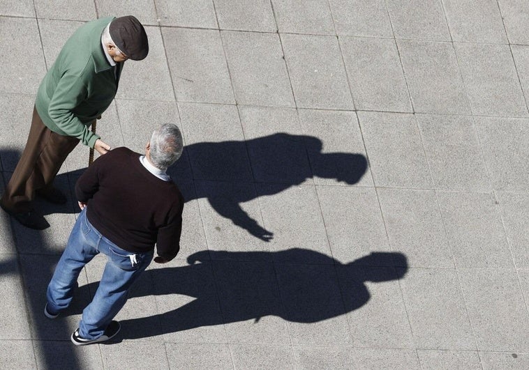 Extremadura es la comunidad con la pensión media de jubilación más baja, que alcanza los 1.275,3 euros