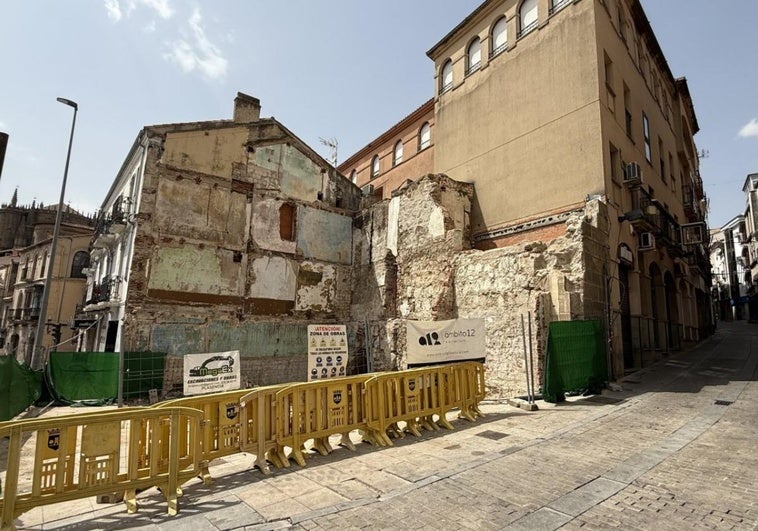 El PSOE de Plasencia critica la imagen de la Puerta Talavera tras el derribo del Chiquete