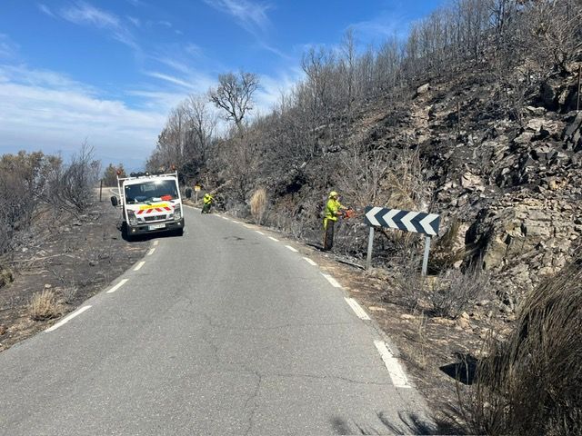 Fotos | Así se han llevando a cabo los trabajos en el Puerto de Honduras para reabrir la carretera tras el incendio