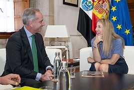 José María Gallardo junto a María Guardiola en la reunión celebrada.