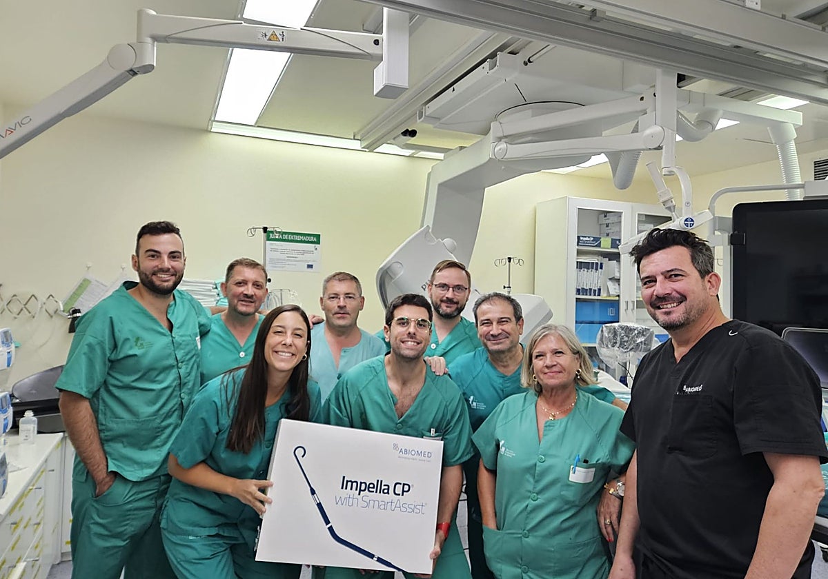 Equipo del hospital emeritense.