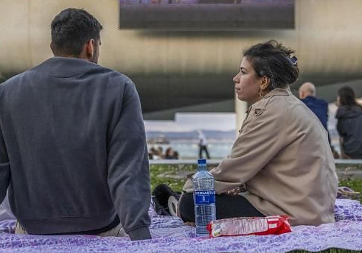 Al caer la noche será necesario abrigarse.