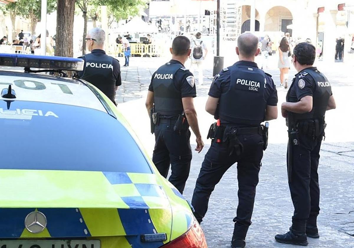 Agentes de la Policía Local del Plasencia.