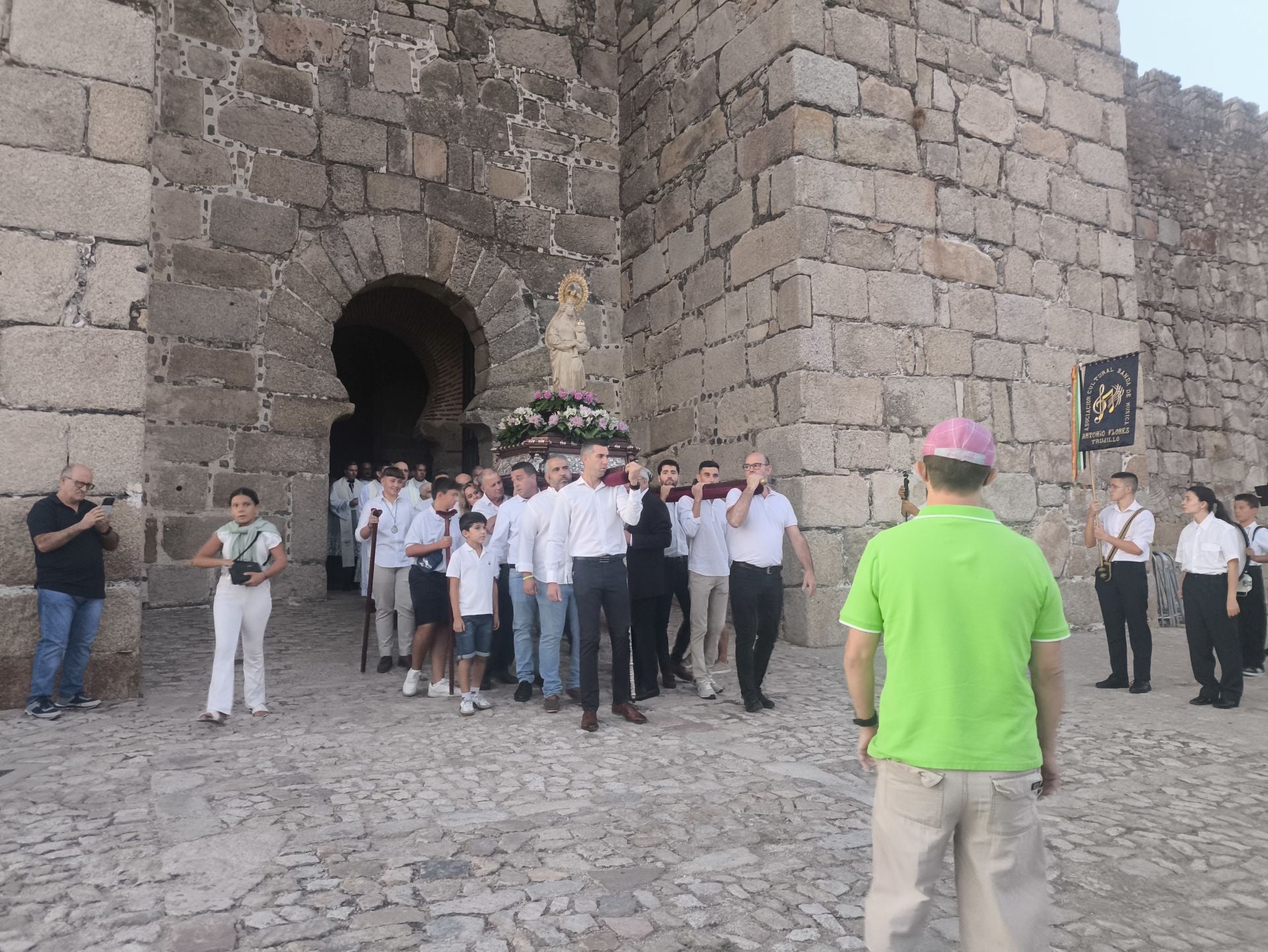 La bajada de la Patrona a la iglesia de San Martín en imágenes