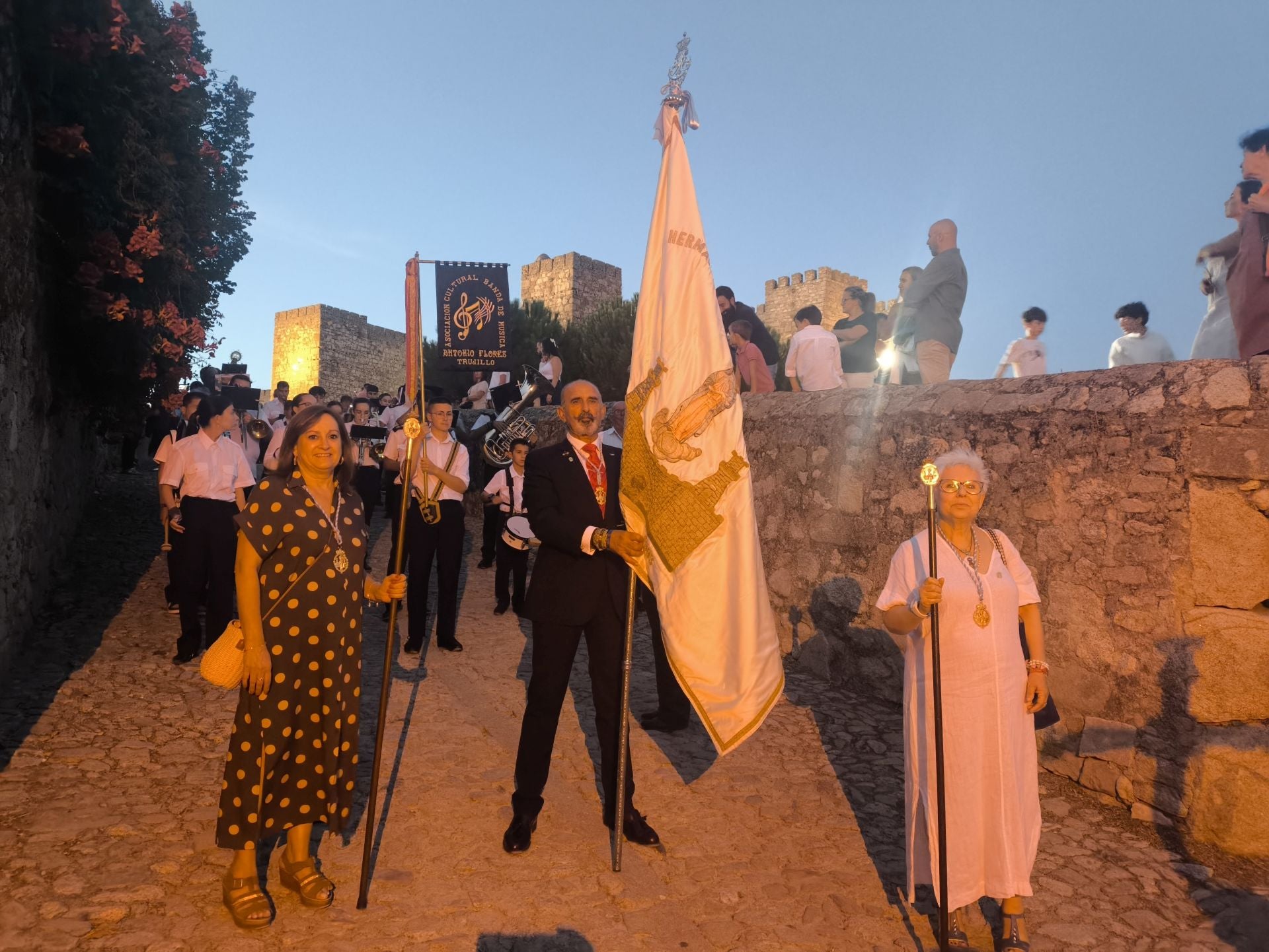 La bajada de la Patrona a la iglesia de San Martín en imágenes