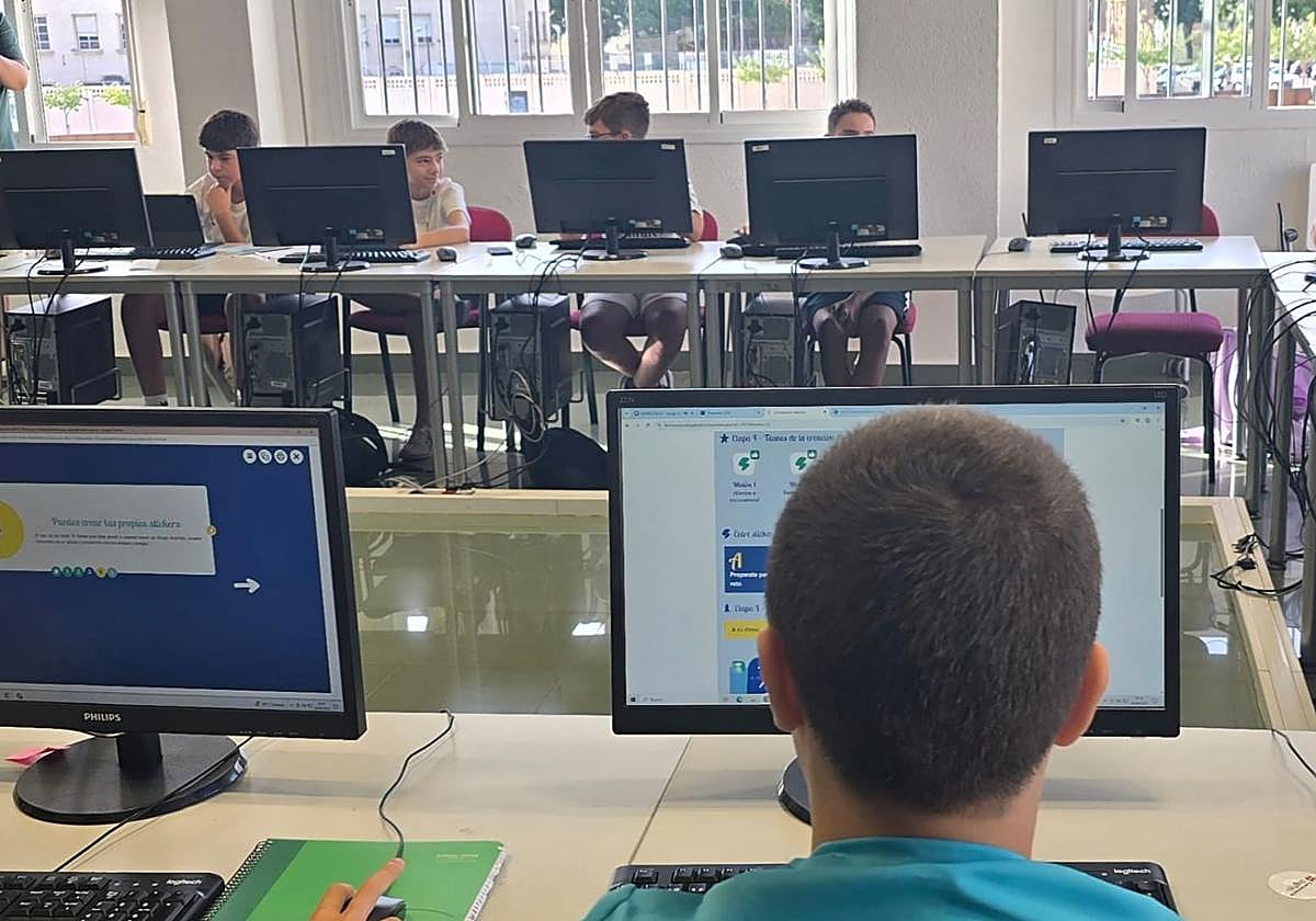 Jornada de puertas abiertas en la Concejalía de Juventud.