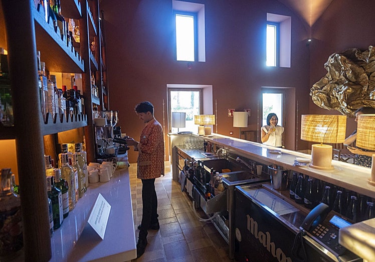 La cafetería ofrecía este martes sus primeros servicios.