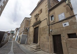 Aspecto actual de la ermita del Vaquero de Cáceres, ubicada en la calle Caleros, tras las obras.