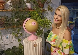 Marina Salazar es la autora de la exposición 'Milagros pop' que puede verse en La Sindicalista.