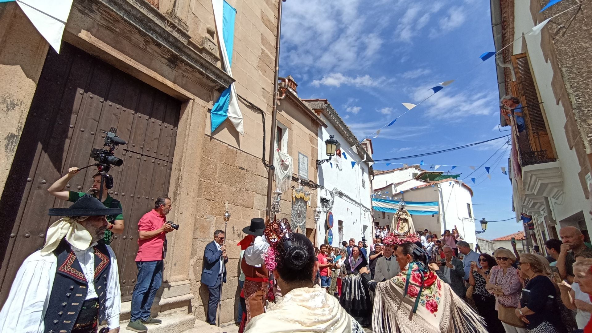Fotos | La ermita del Vaquero abraza a su Virgen
