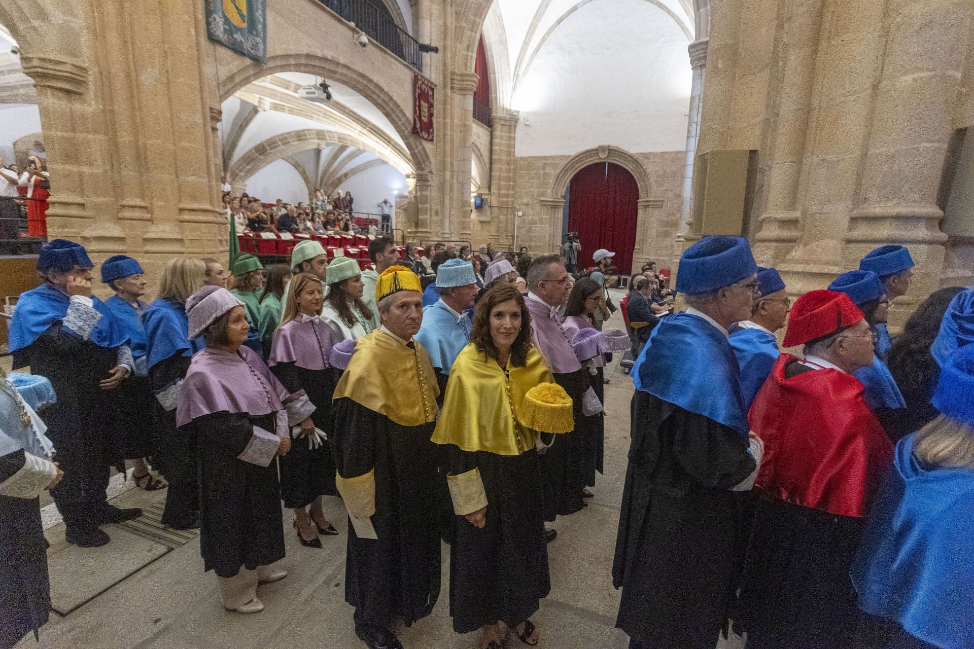La apertura del curso académico 2025/26 de la UEx, en imágenes