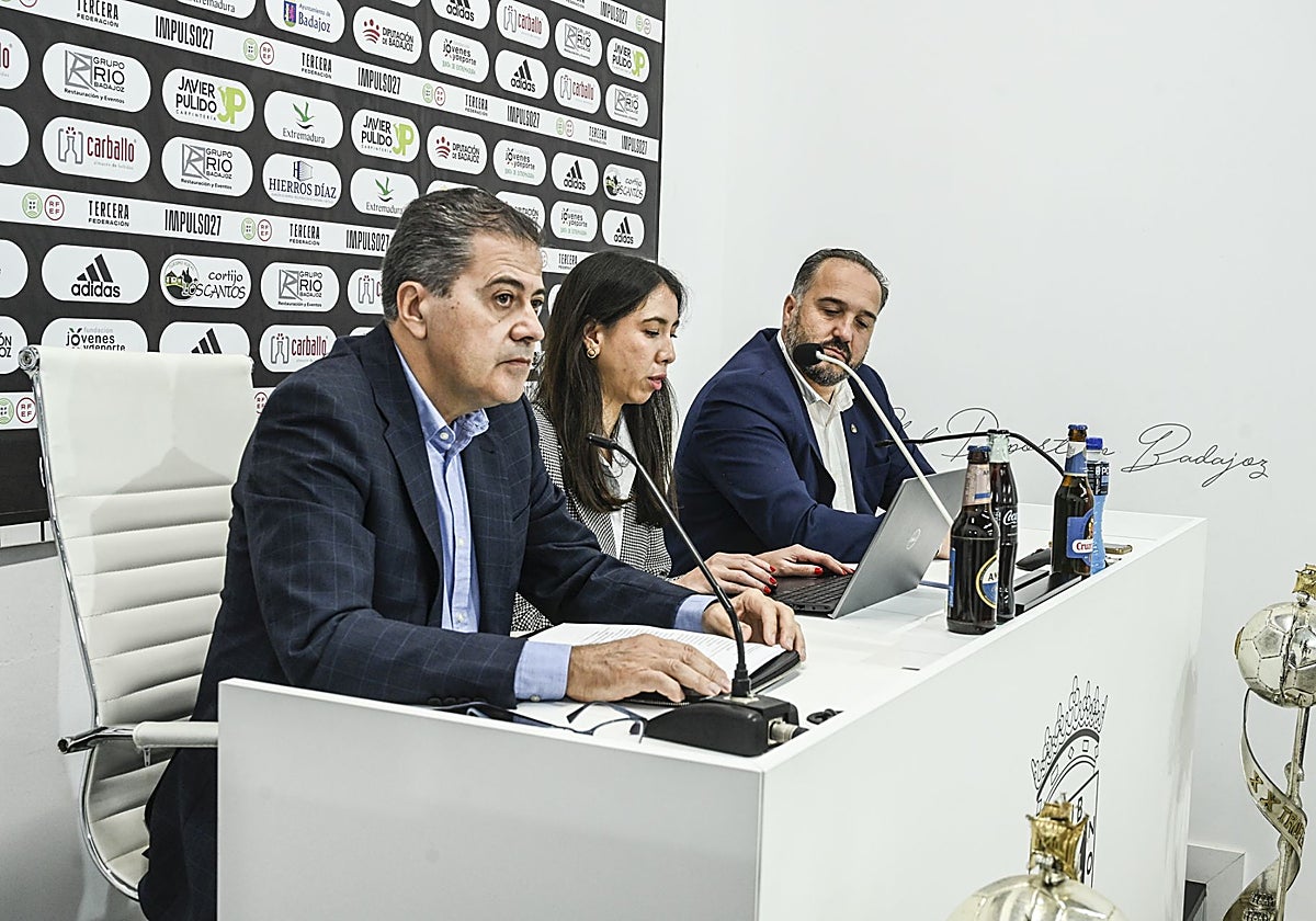 Celebración de la última junta de accionistas del Badajoz en octubre de 2024.
