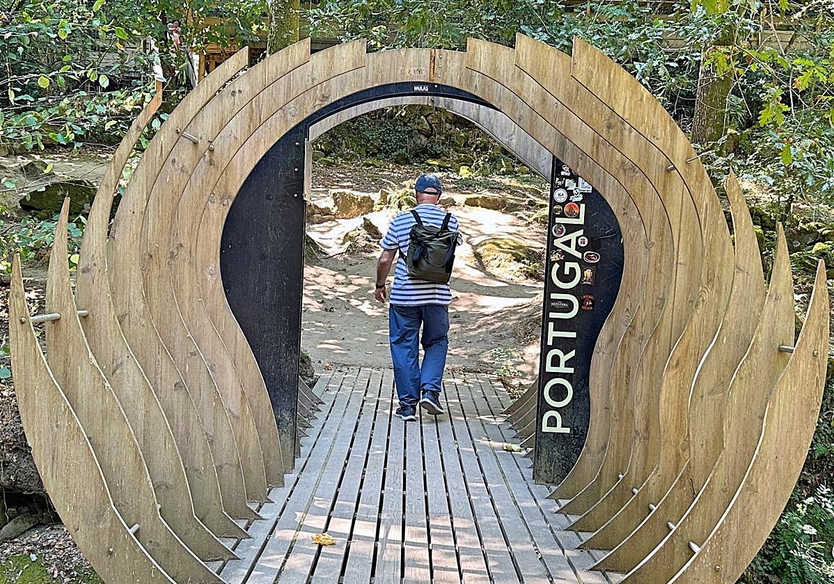 Puente internacional de A Frieira en Ourense.