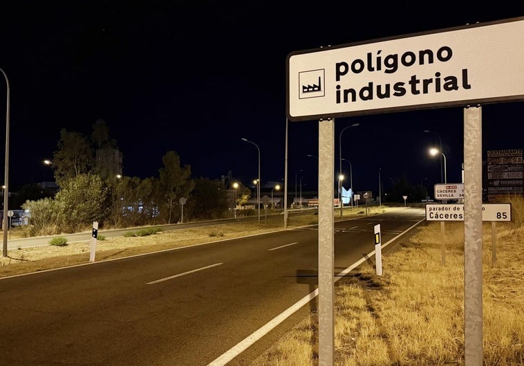 Empresarios y conductores de Plasencia denuncian la falta de alumbrado en las travesías