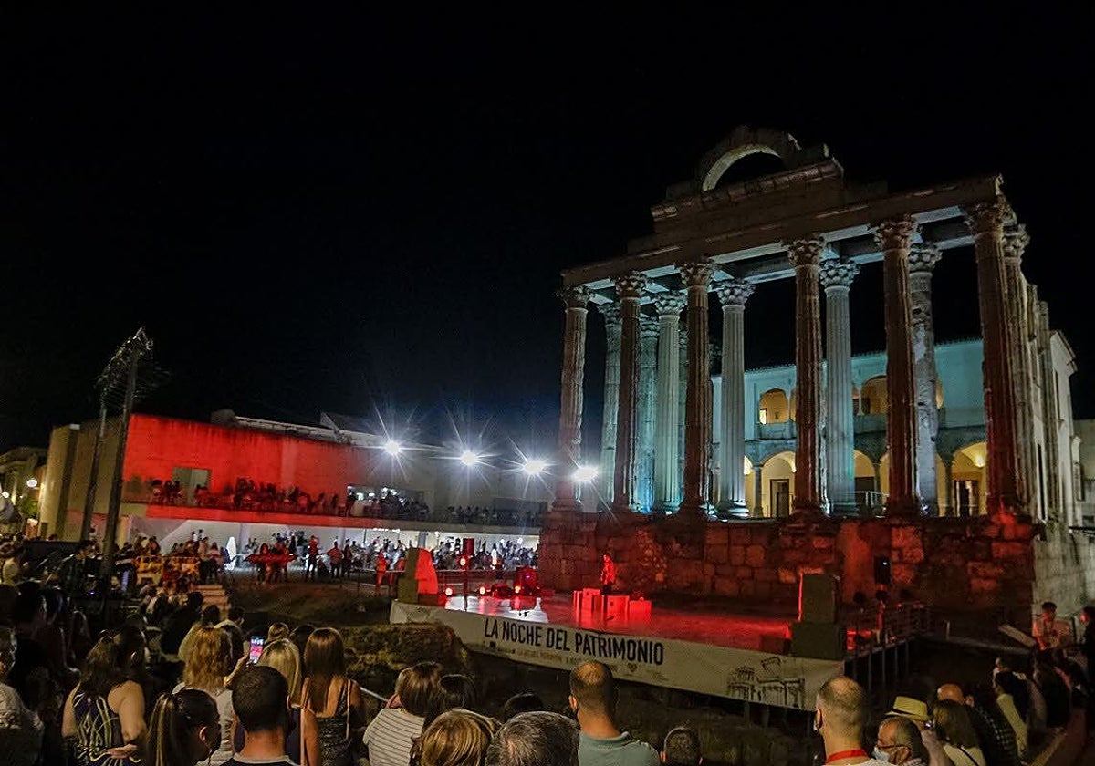Actividad en el Templo de Diana de la edición 2021 de La Noche del Patrimonio.