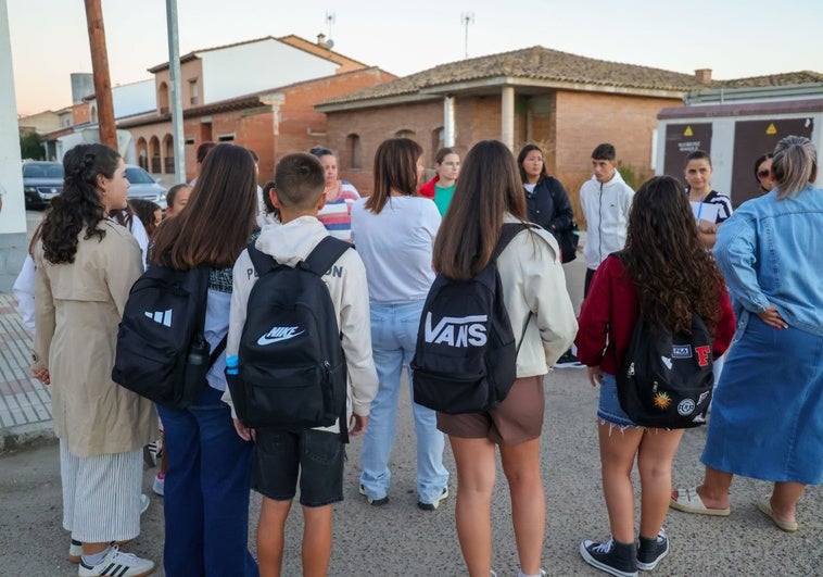 Oleada de críticas a la Junta de Extremadura por la crisis del transporte escolar