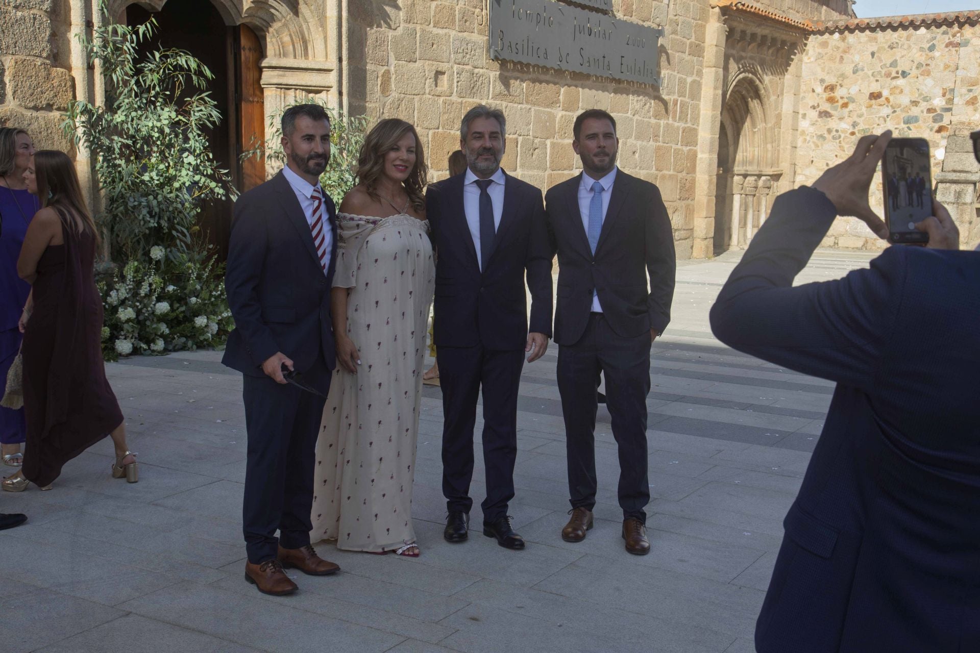 Algunos invitados, antes de la ceremonia. 