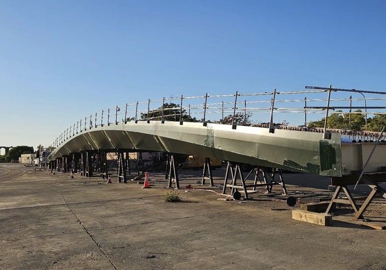 Adif instalará esta semana la pasarela peatonal sobre las vías de la estación de Mérida