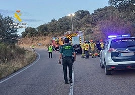 Dispositivo de la Guardia Civil desplegado en el lugar donde se halló el cadáver.