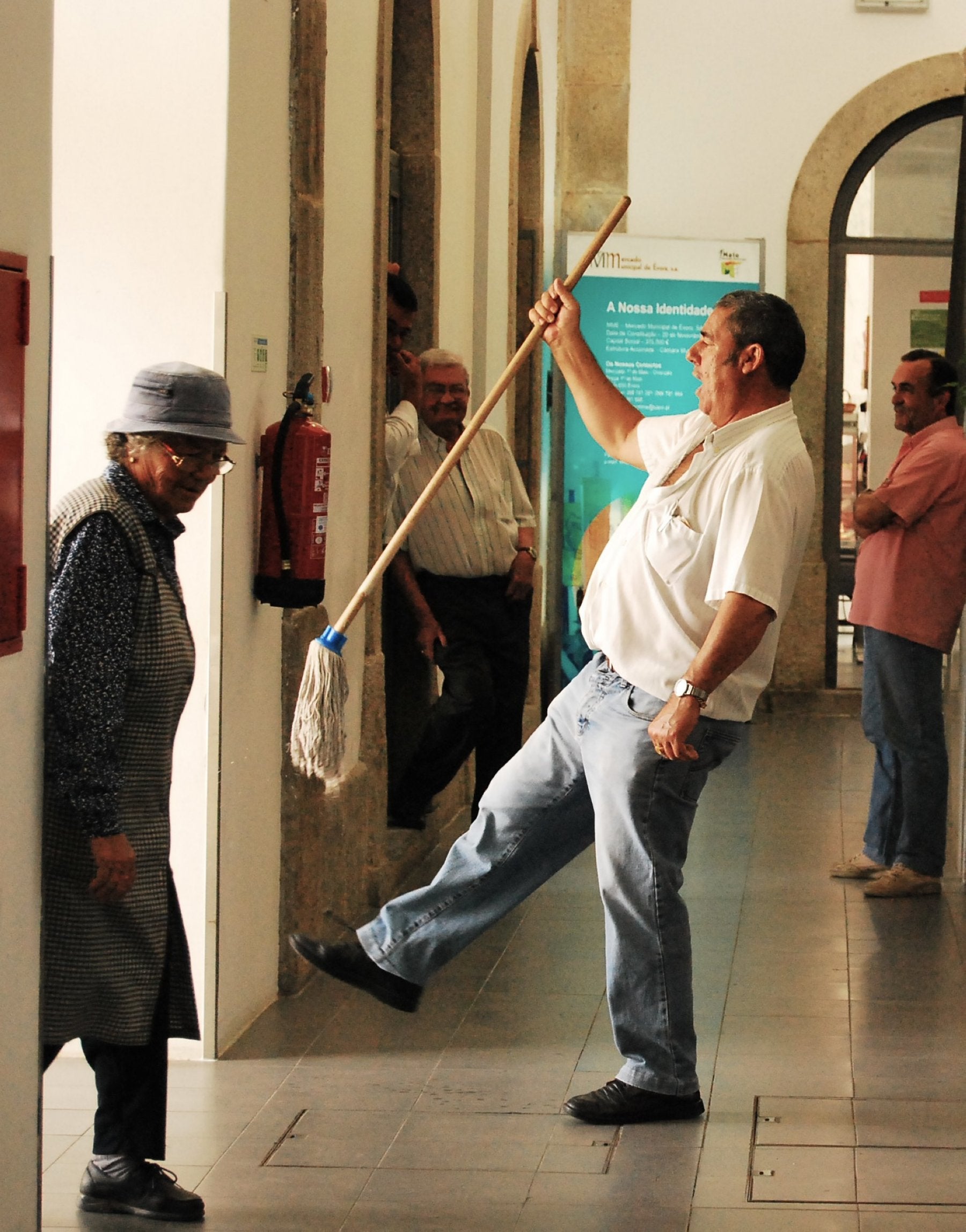 Entrañable personaje en el mercado de Évora, en 2009.