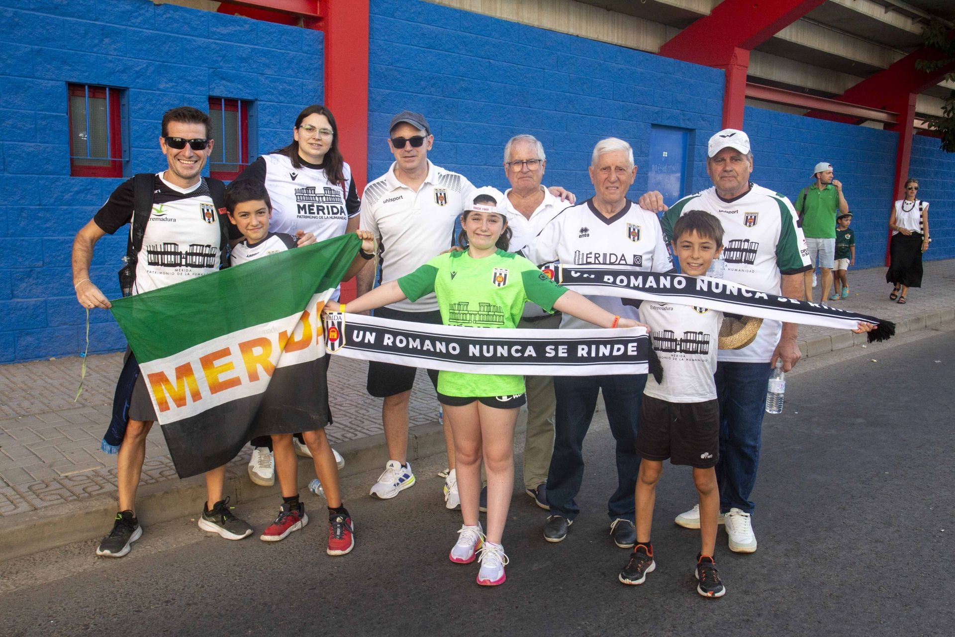 Las mejores imágenes del derbi entre el Mérida y el Cacereño en el Francisco de la Hera