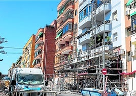 El importe de la obra, que suele prolongarse una media de seis meses, es de entre 4.000 y 5.000 euros por vecino.