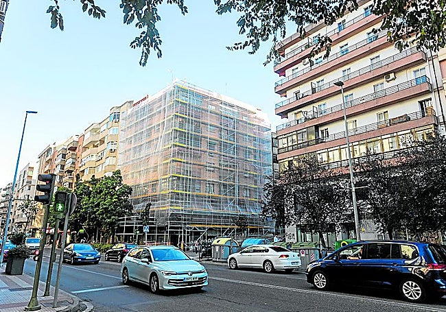 Reforma de un edificio en la calle Gil Cordero.