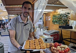Daniel Rodríguez, del restaurante Taboo, con su receta en forma de rosquilla.