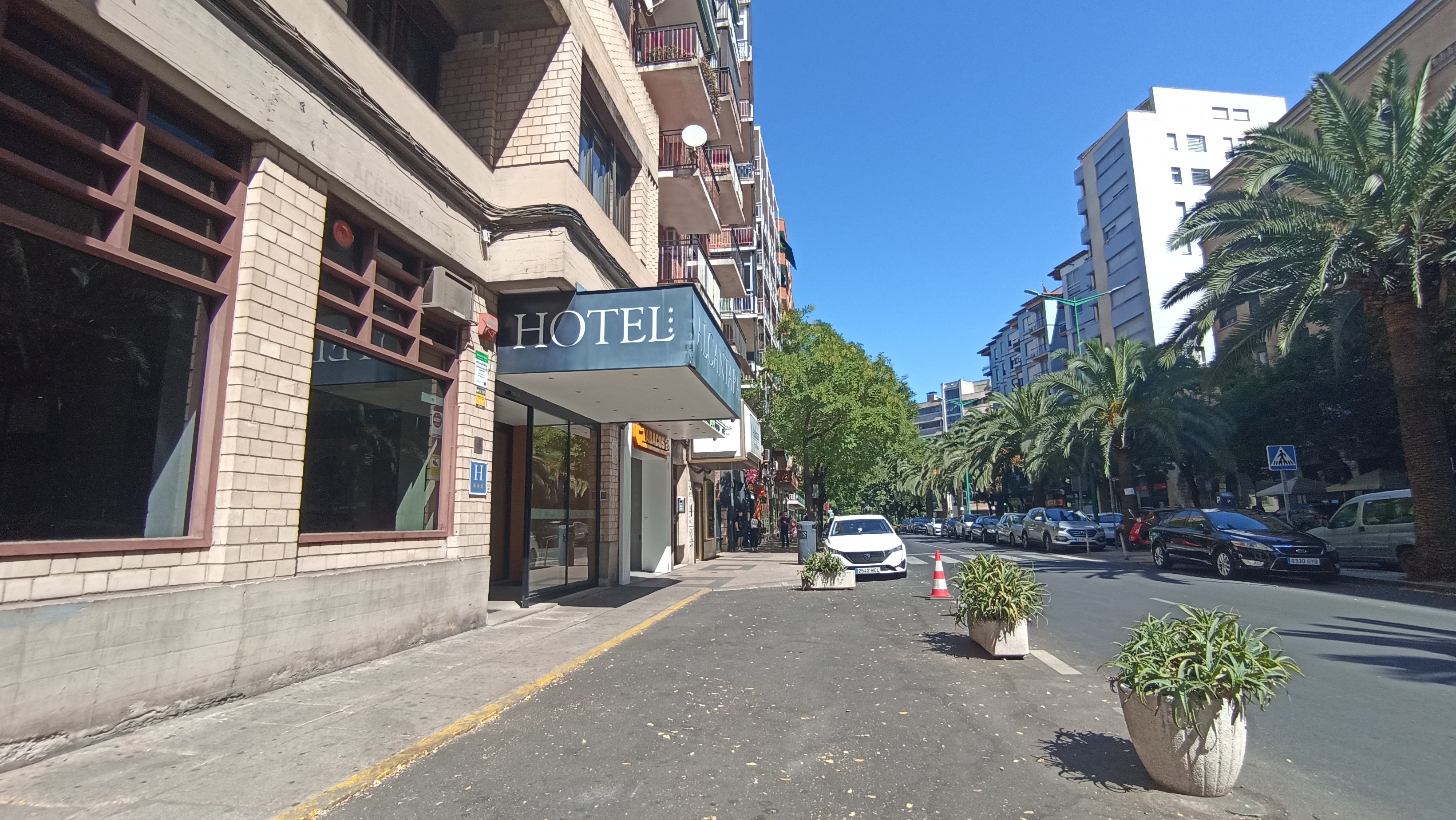 Hotel Alcántara, en la avenida Virgen de Guadalupe.