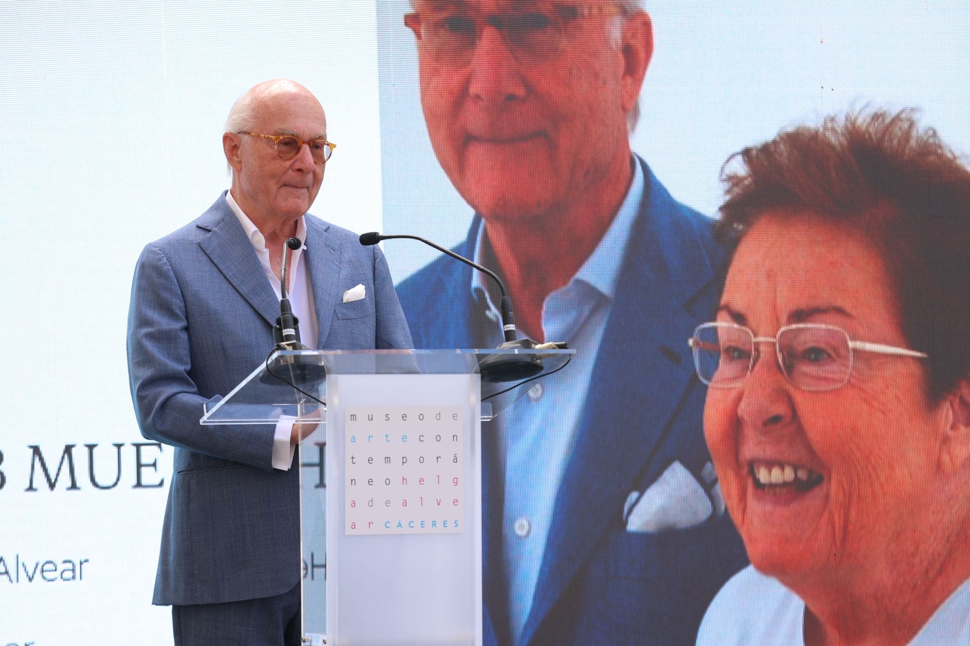 Homenaje a Helga de Alvear