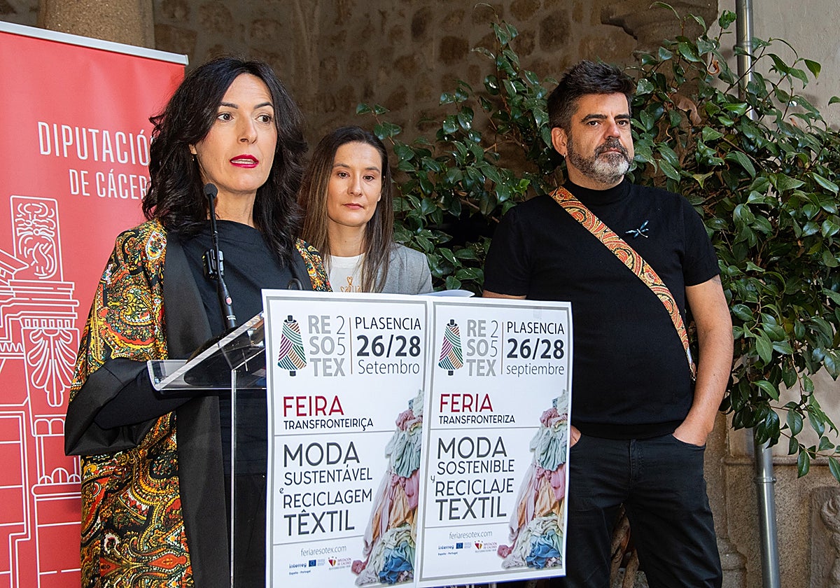 Un momento de la presentación de Resotex, con Esther Gutiérrez, vicepresidenta de la Diputación.