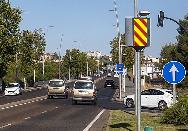 Radar situado en la avenida Reina Sofía.