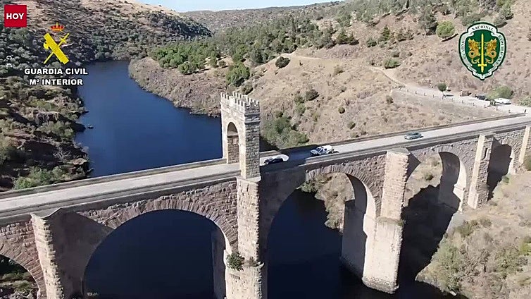 Simulacro de atraco en la Raya con persecución final en el puente de Alcántara