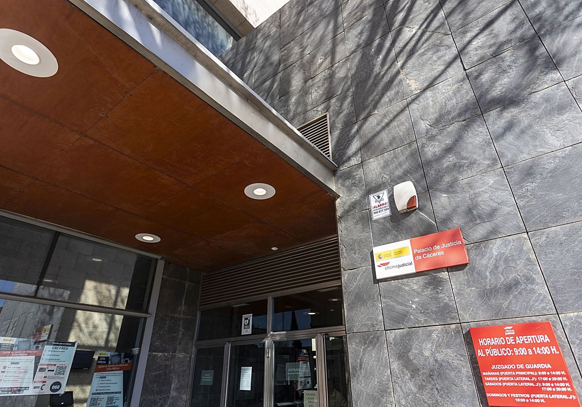 El juicio se ha llevado a cabo en el juzgado de lo Penal número 1 de Cáceres.