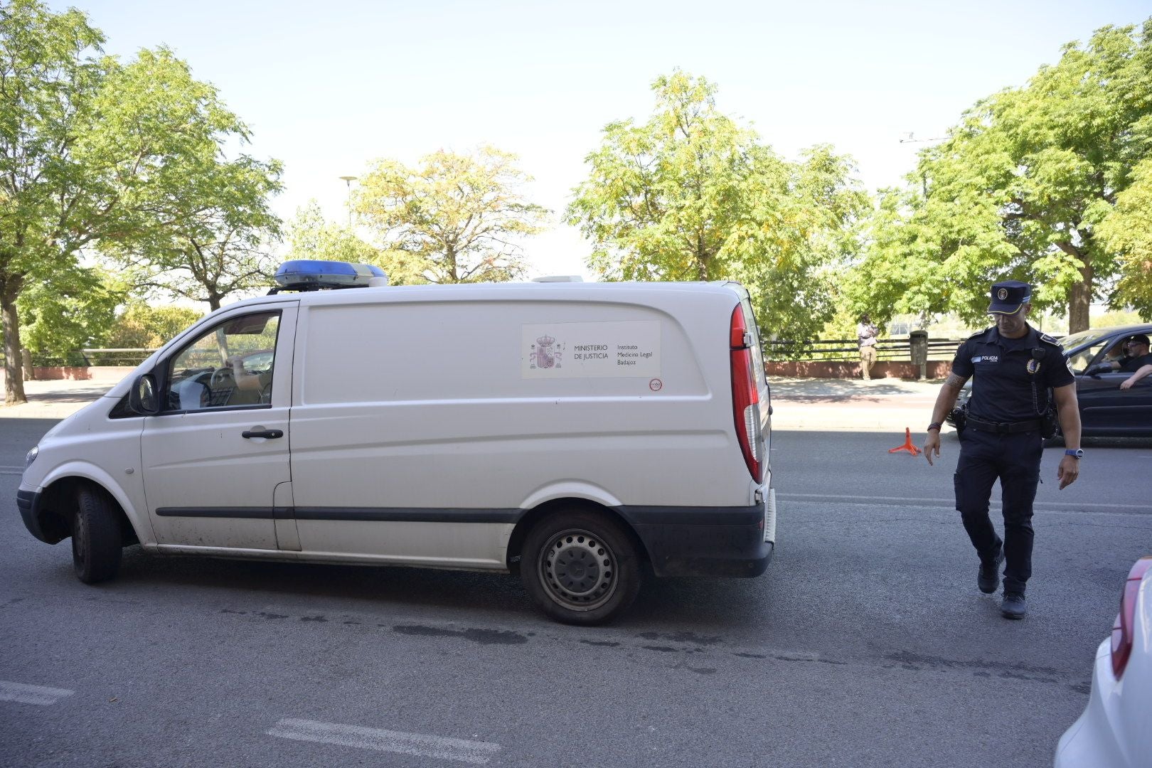 Fotos | Llegada a los juzgados de los dos detenidos por el crimen de la funcionaria de Badajoz