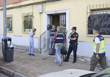 Una joven muere en un piso incendiado en Santa Marina