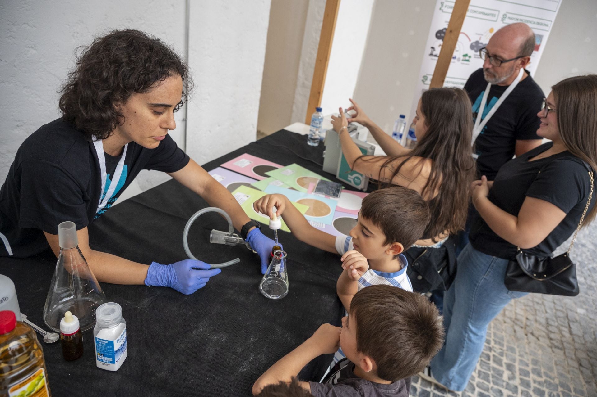 Las mejores imágenes de la Noche de los Investigadores de Badajoz